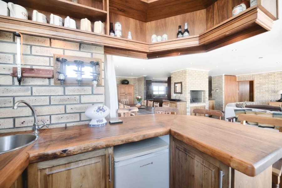 4 Bedroom Property for Sale in Pearly Beach Western Cape